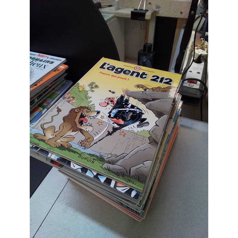 LOT BD L\'AGENT 212