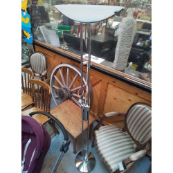 LAMPADAIRE AVEC LISEUSE 