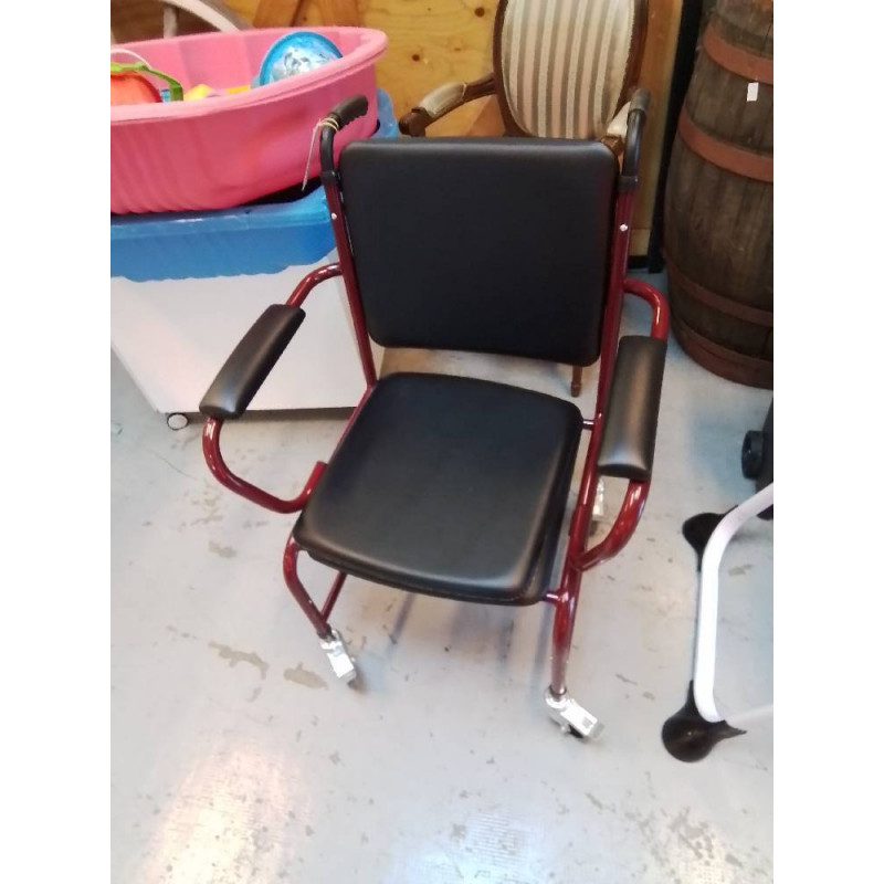 CHAISE ROULANTE PERCÉE 