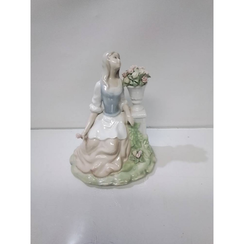 STATUETTE PORCELAINE TENGRA