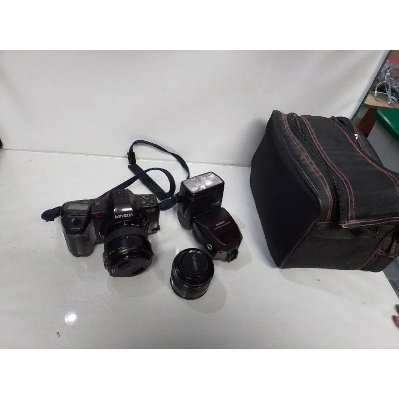 APPAREIL PHOTO MINOLTA 8000I + ACCESSOIRES 