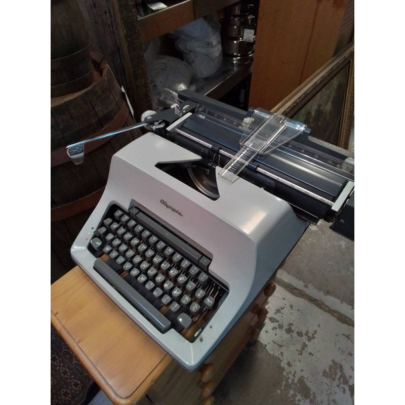 MACHINE A ÉCRIRE ALYMPIA 