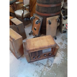 POSTE RADIO ANCIEN EN L\'ÉTAT 