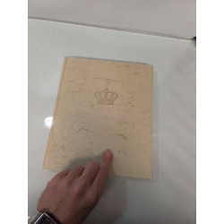 LIVRE THRON UND DYNASTIE 