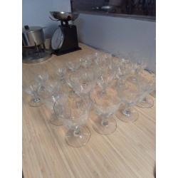 LOT VERRES CISELÉS 