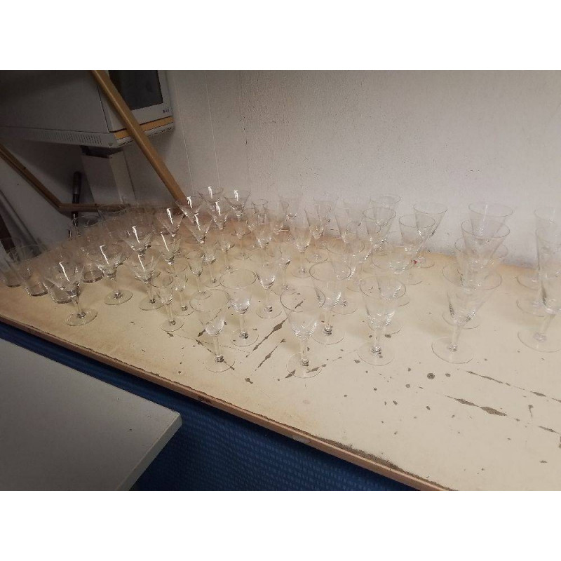 SERVICE DE VERRES CISELÉS DECOR EPIS