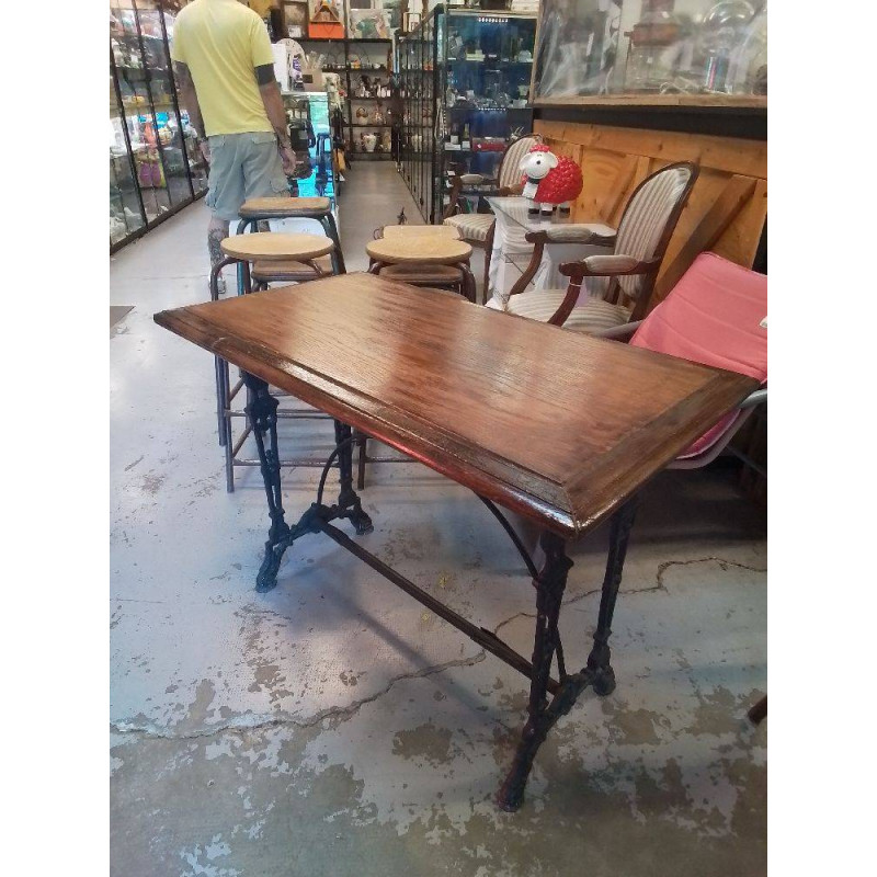 TABLE DE BISTROT PIÈTEMENT EN FONTE 
