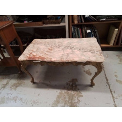 TABLE BASSE LAITON DESSUS...