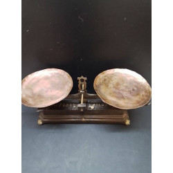 BALANCE ANCIENNE + PLATEAUX...