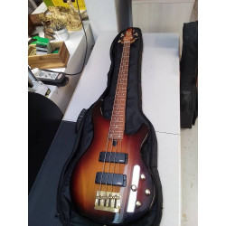 BASSE YAMAHA AVEC ÉTUI 