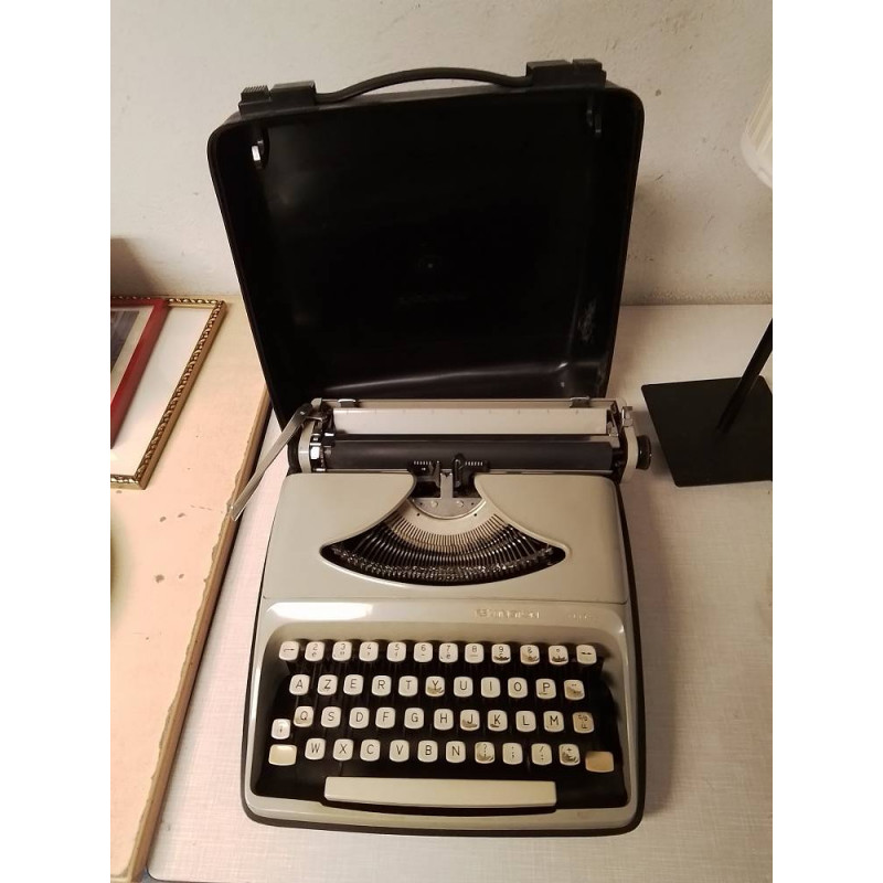 MACHINE A ECRIRE REMINGTON ELITRA