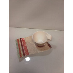 TASSE ET SOUS TASSE...
