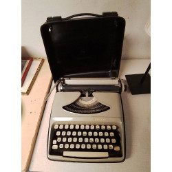MACHINE A ECRIRE REMINGTON...