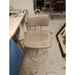 CHAISE D’ATELIER GRISE