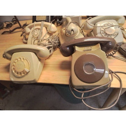 TÉLÉPHONE ANCIEN