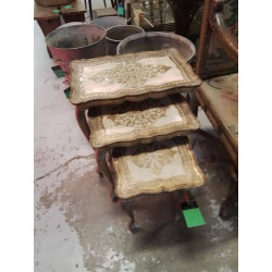 LOT DE 3 TABLES GIGOGNES...
