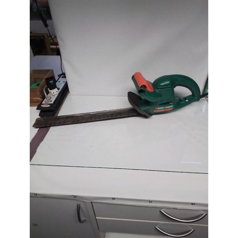 TAILLE HAIE BLACK & DECKER GT250