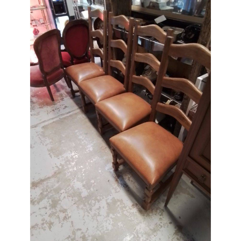 LOT DE 4 CHAISES EN BOIS ASSISES EN CUIR BRUN
