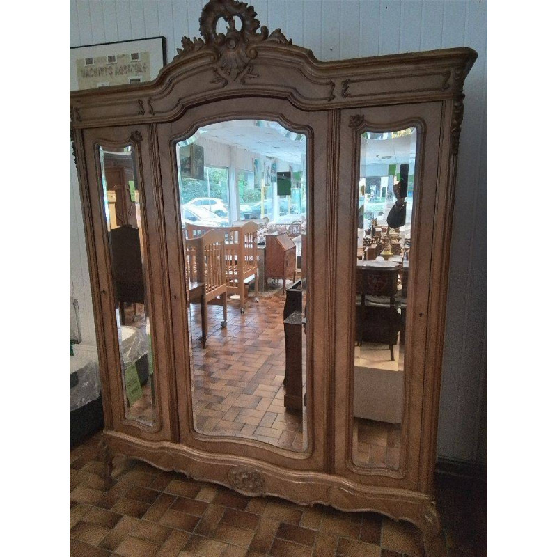 ARMOIRE 3 PORTES STYLE LOUIS XV