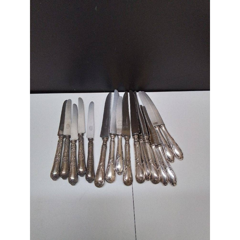 LOT DE COUTEAUX DIVERS