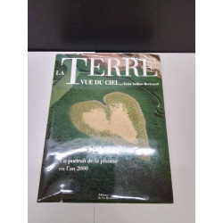 LIVRE LA TERRE VUE DU CIEL