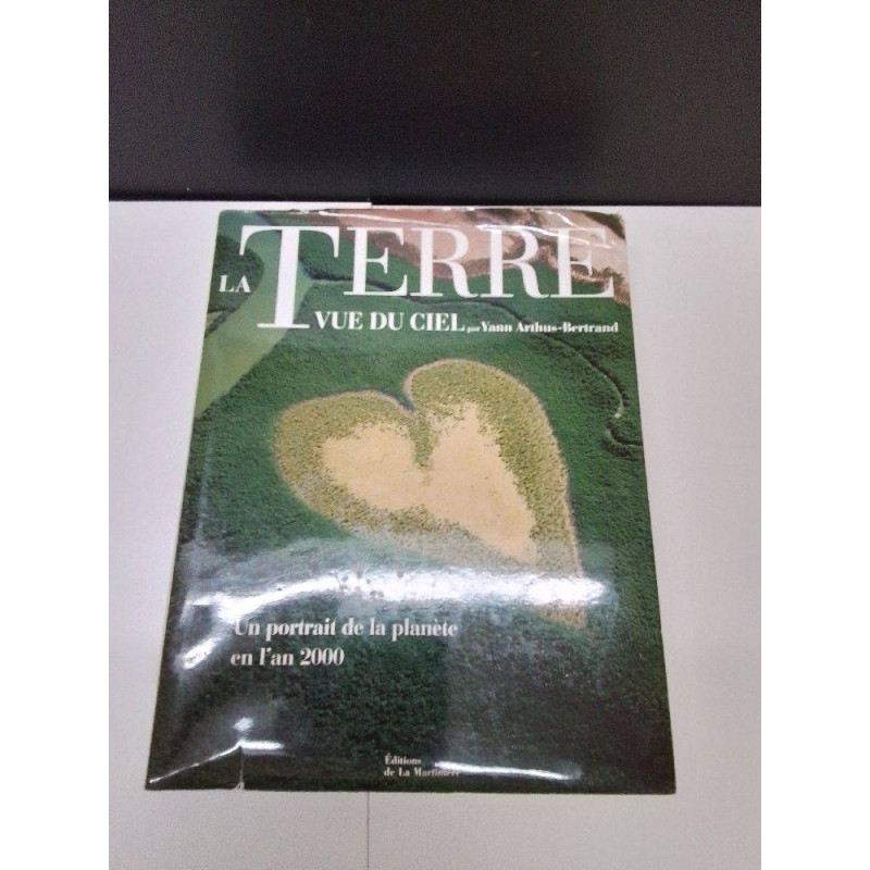 LIVRE LA TERRE VUE DU CIEL