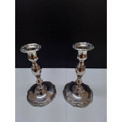 PAIRE DE CHANDELIERS METAL...