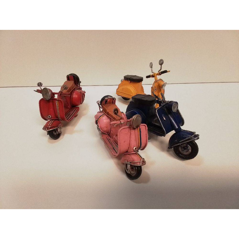 LOT DE 4 VESPA