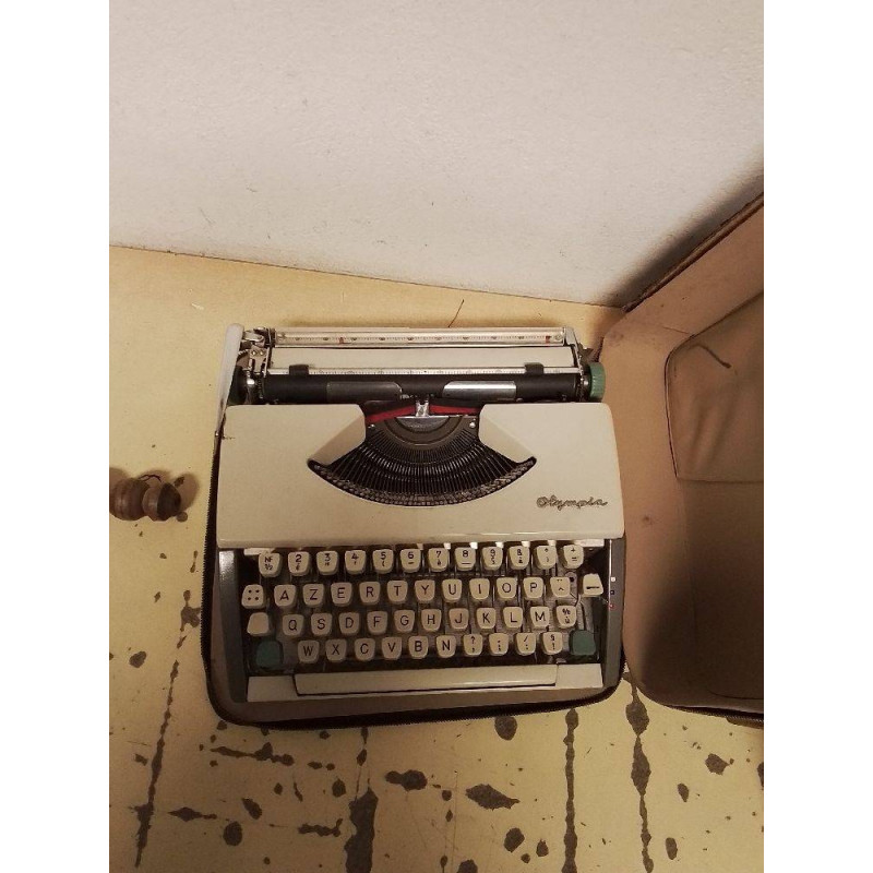 MACHINE A ECRIRE OLYMPIA DE LUXE