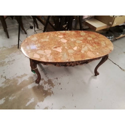 TABLE BASSE OVALE DESSUS...