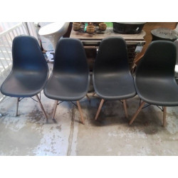 LOT DE 4 CHAISES PVC NOIR