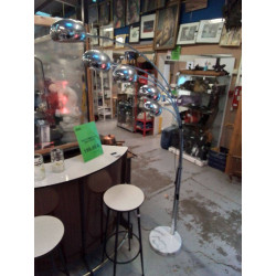 LAMPADAIRE DÉPORTÉ KARE...