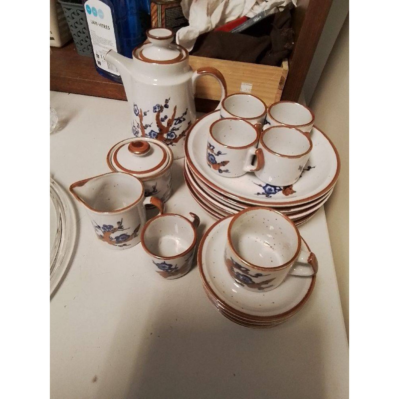 LOT DE VAISSELLE CÉRAMIQUE MARRON 