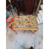 TABOURET TAPISSÉ MOTIF FLEURS