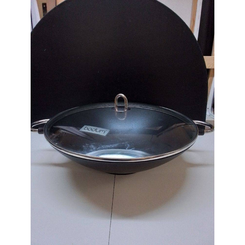 SAUTEUSE WOK EN FONTE BODUM