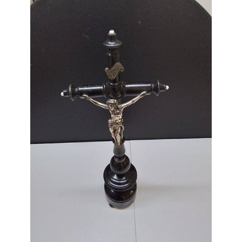 CRUCIFIX BOIS ET METAL