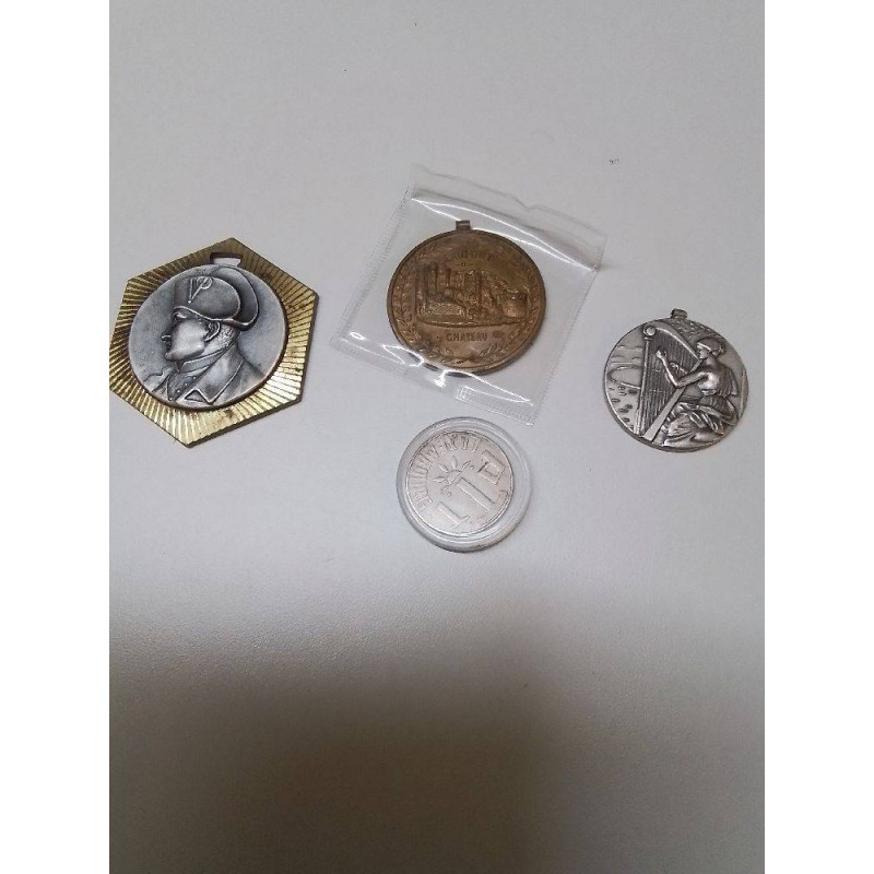 LOT DE MEDAILLES