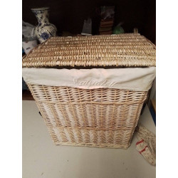PANIER A LINGE ROTIN 