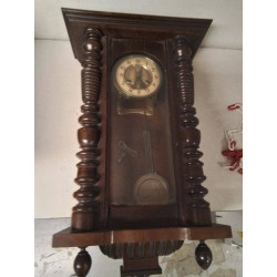 HORLOGE MURALE EN L’ÉTAT 