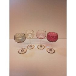 LOT DE VERRES CISELÉS 