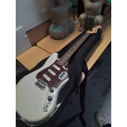 GUITARE ÉLECTRIQUE FENDER +...