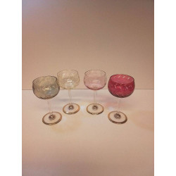 LOT DE VERRES CISELÉS 