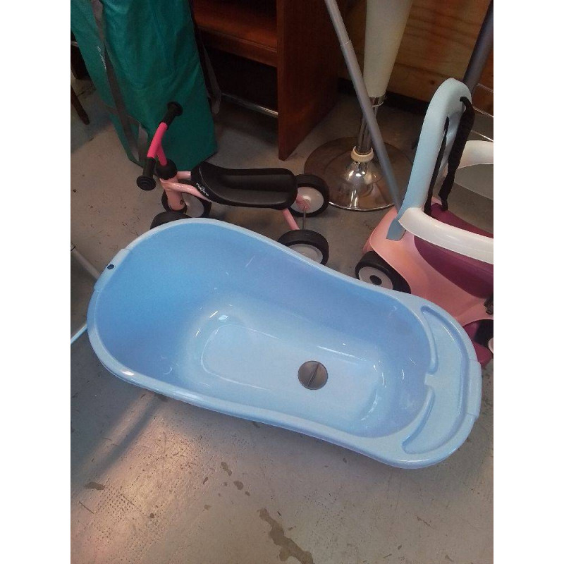 BAIGNOIRE AVEC BOUCHON 