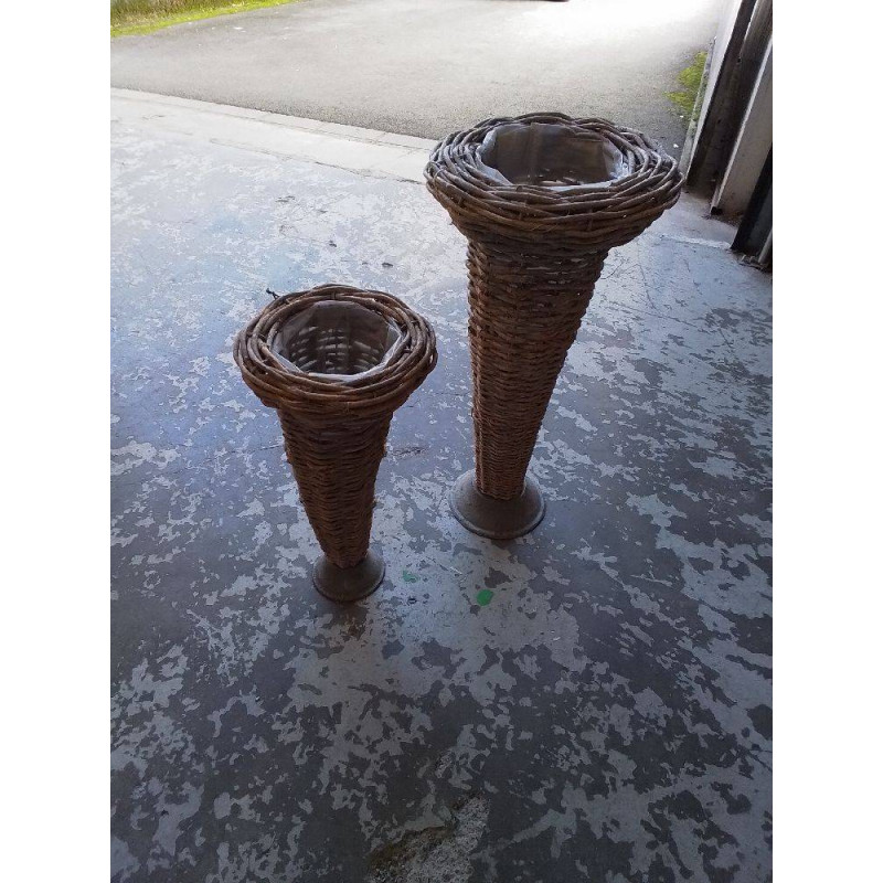 LOT DE 2 VASES ROTIN