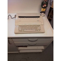 MACHINE A ECRIRE OLYMPIA 