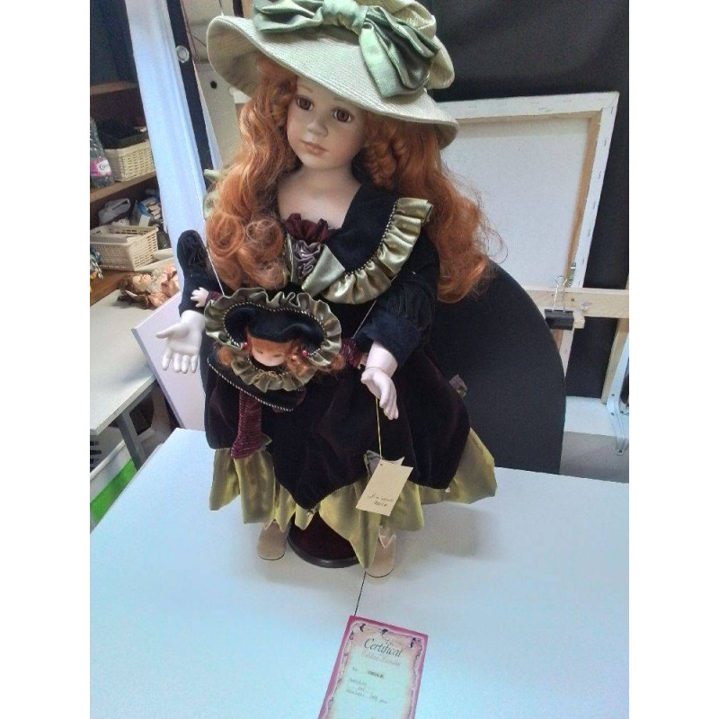 POUPÉE CARINE PORCELAINE GRAND MODÈLE ODILE 