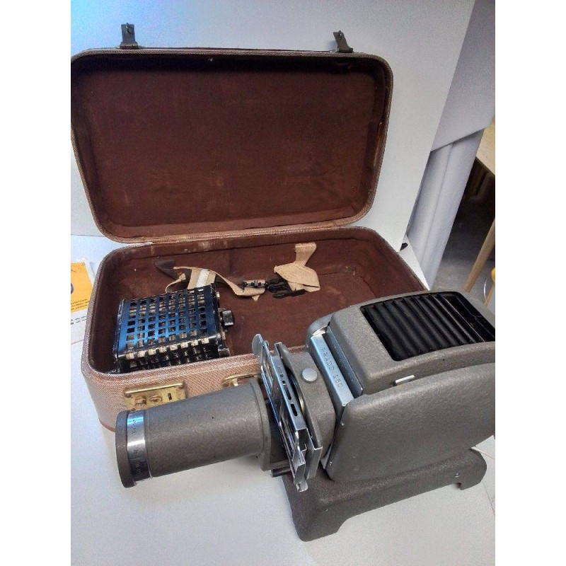 PROJECTEUR LEITZ PRADO (NON TESTÉ)