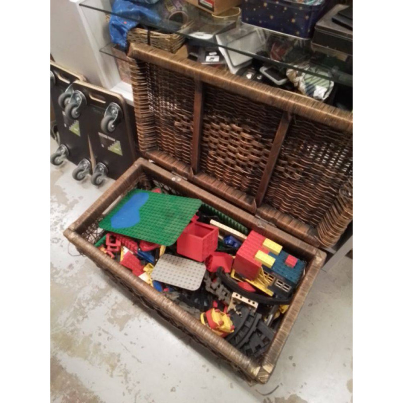 LOT LEGO DUPLO + COFFRE 