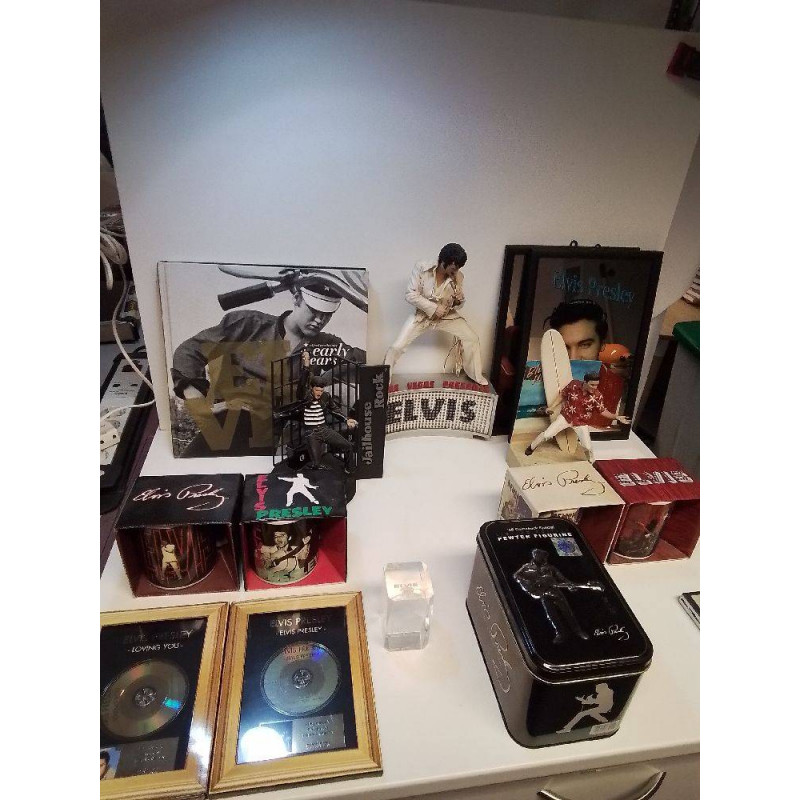 COLLECTION OBJETS ELVIS PRESLEY