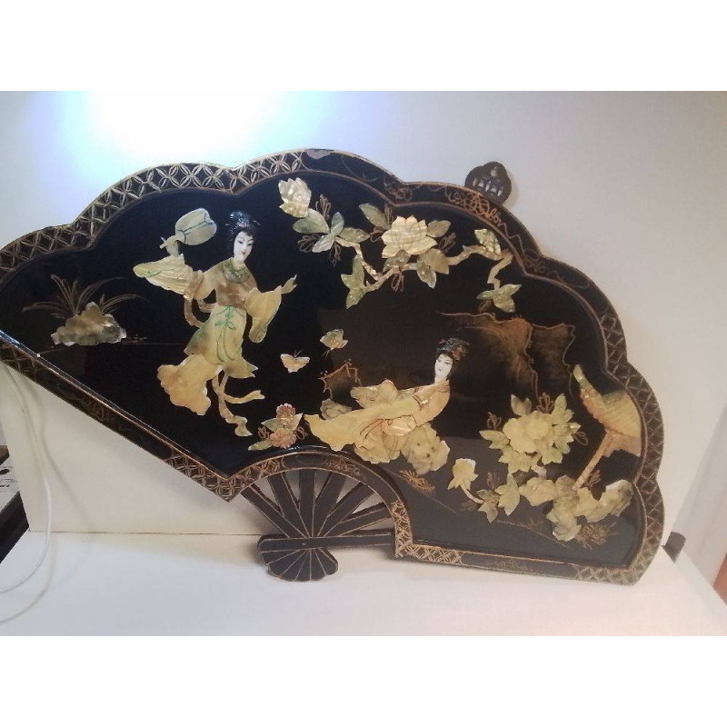 ÉVENTAIL DECO CHINOIS LAQUÉ EN L’ETAT 